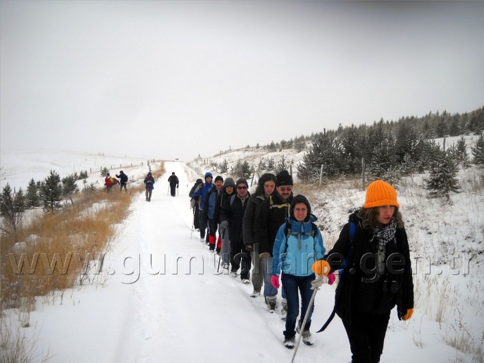 Gümüşhaneli Dağcılar Sarıçiçek Köyüne Yürüdü 1