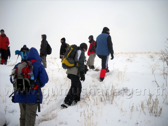 Gümüşhaneli Dağcılar Sarıçiçek Köyüne Yürüdü 13