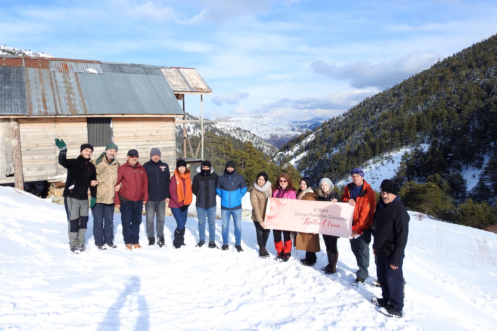 Gümüşhaneli dağcılar kadınlar için yürüdü 10