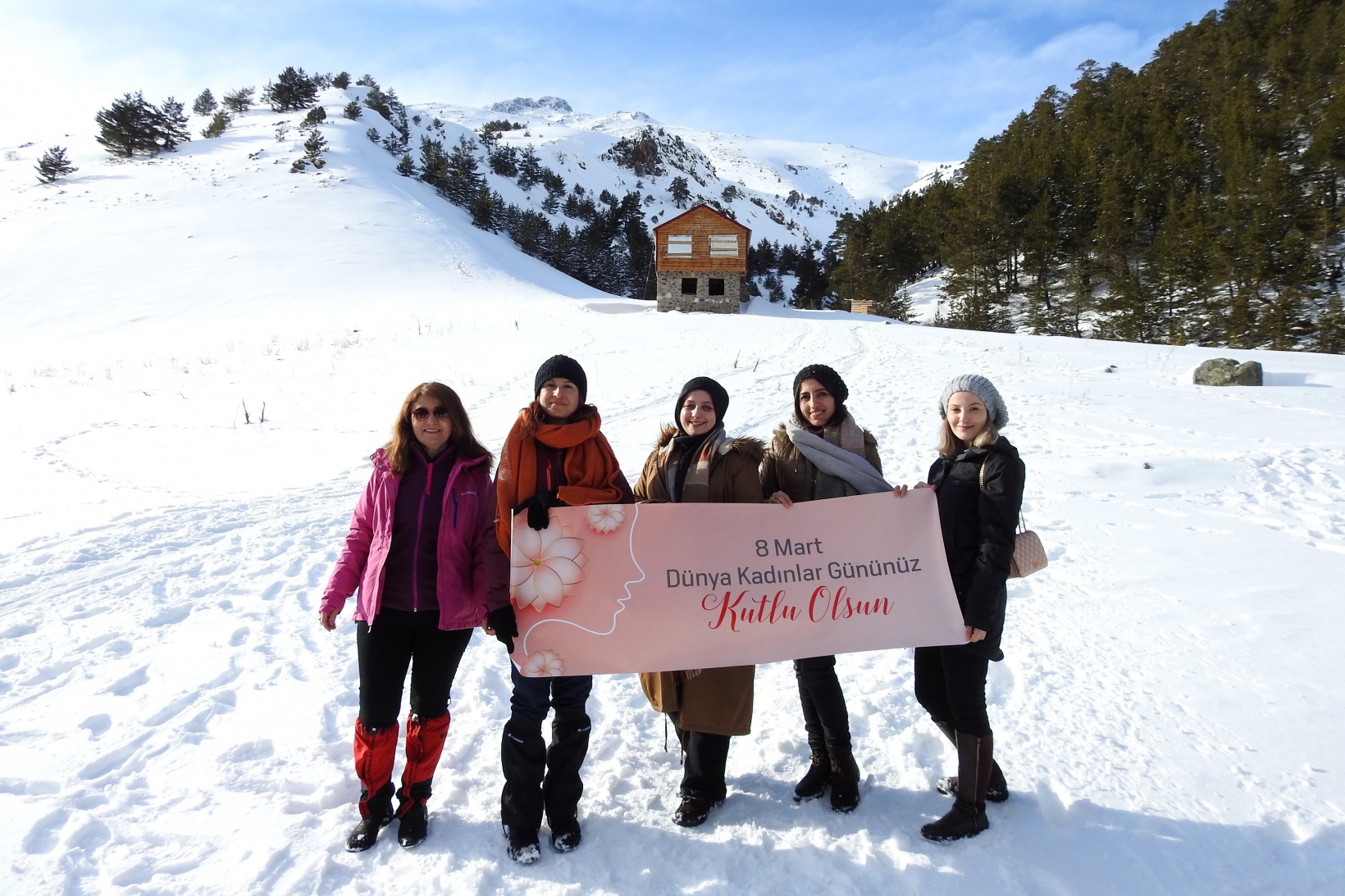 Gümüşhaneli dağcılar kadınlar için yürüdü 20