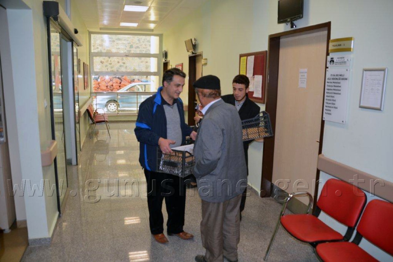 Semerkand Vakfı ve İpekyolu Derneği Torul’da Aşure Dağıttı 1