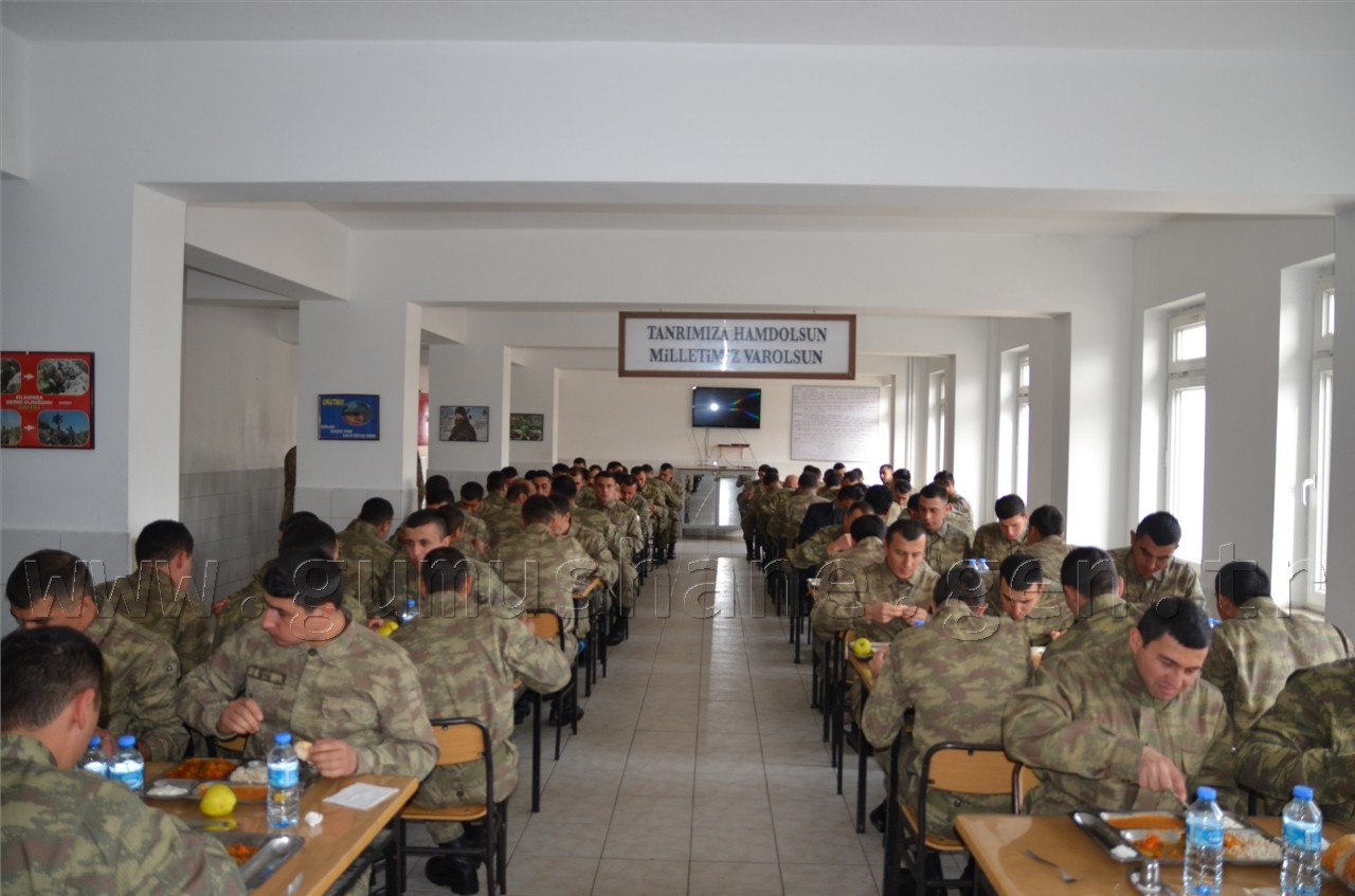 Kaymakam Gazel Askerlerle Karavana Yedi 1