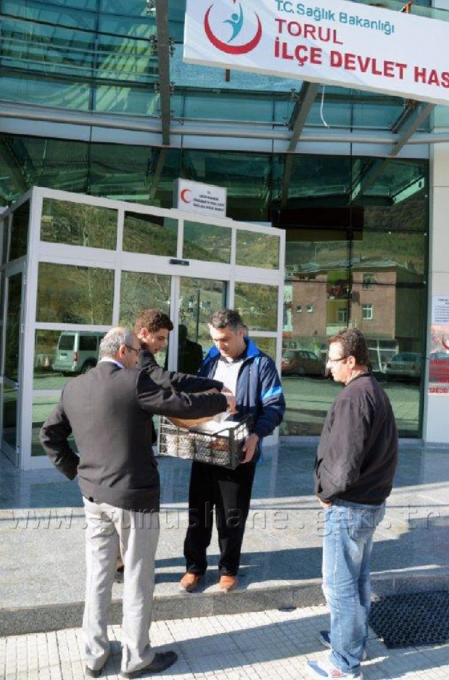 Semerkand Vakfı ve İpekyolu Derneği Torul’da Aşure Dağıttı 3