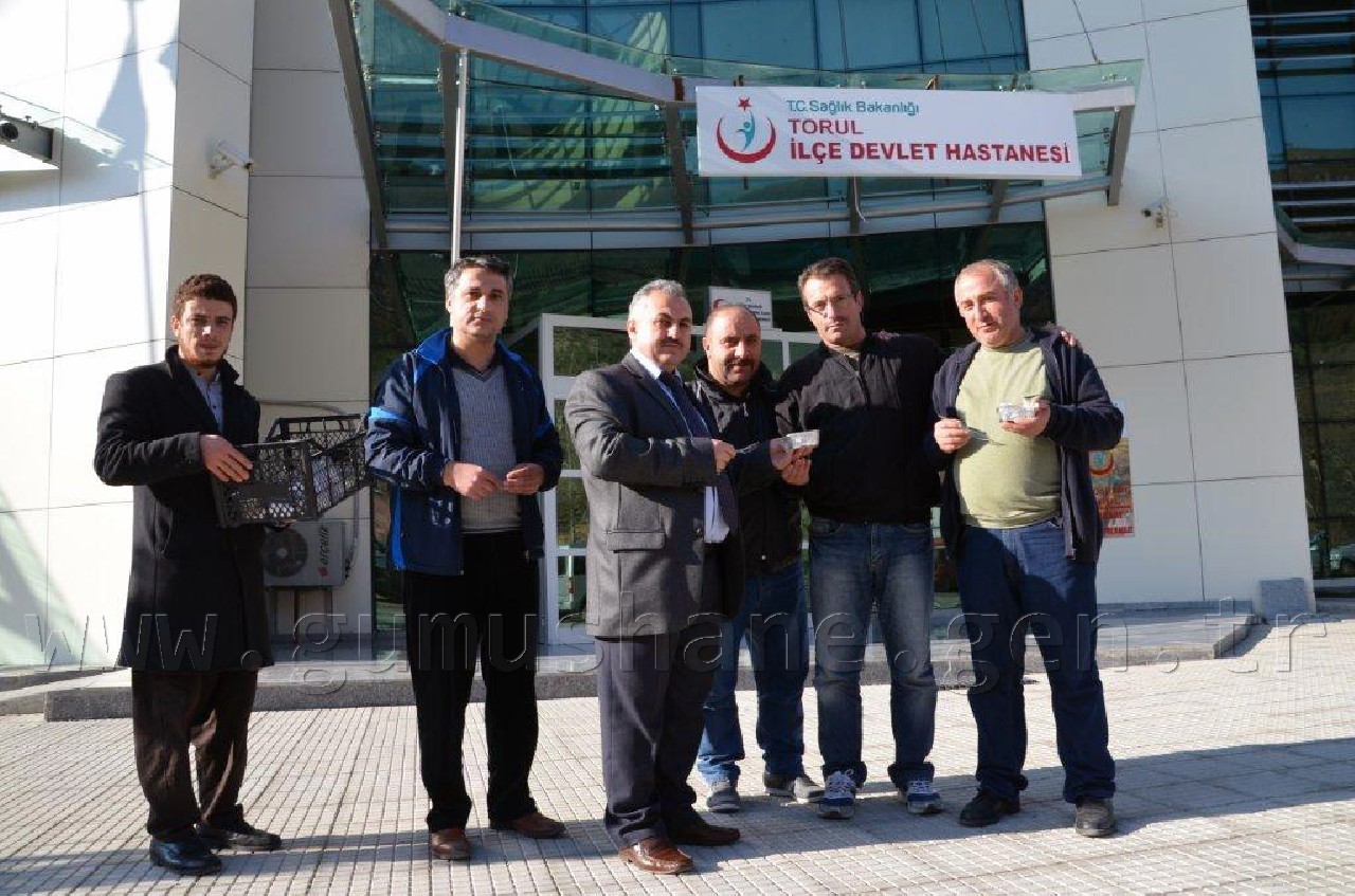 Semerkand Vakfı ve İpekyolu Derneği Torul’da Aşure Dağıttı 5