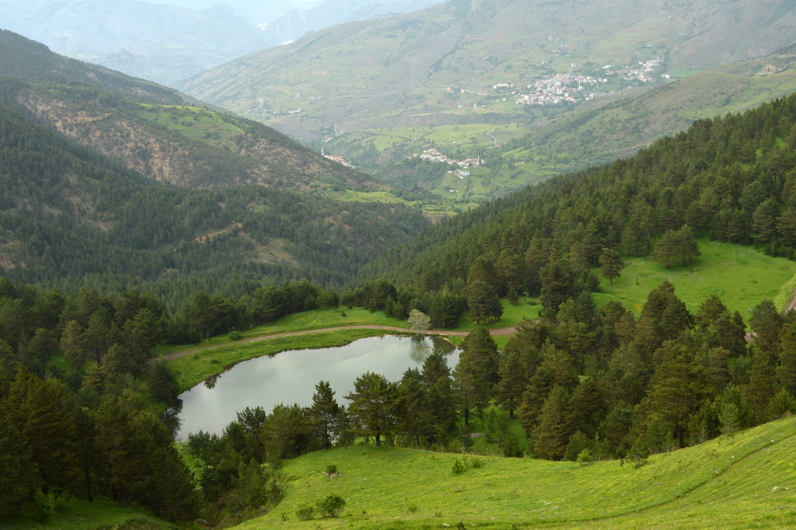 Gümüşhaneli doğaseverler Altınpınar Gölünde kamp kurdu 27
