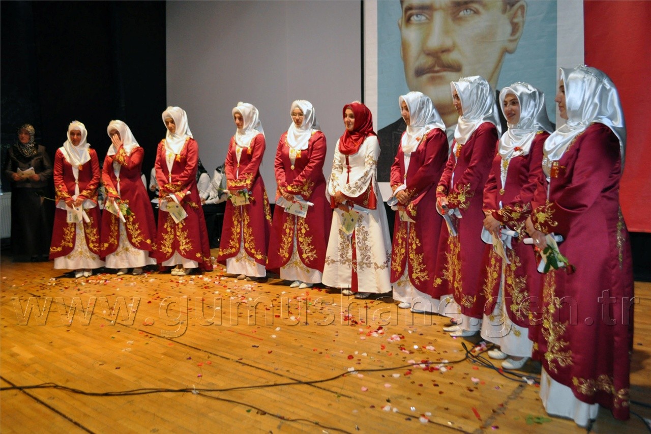 Hafızlar Belgelerini Aldı, Taçlarını Taktı 5