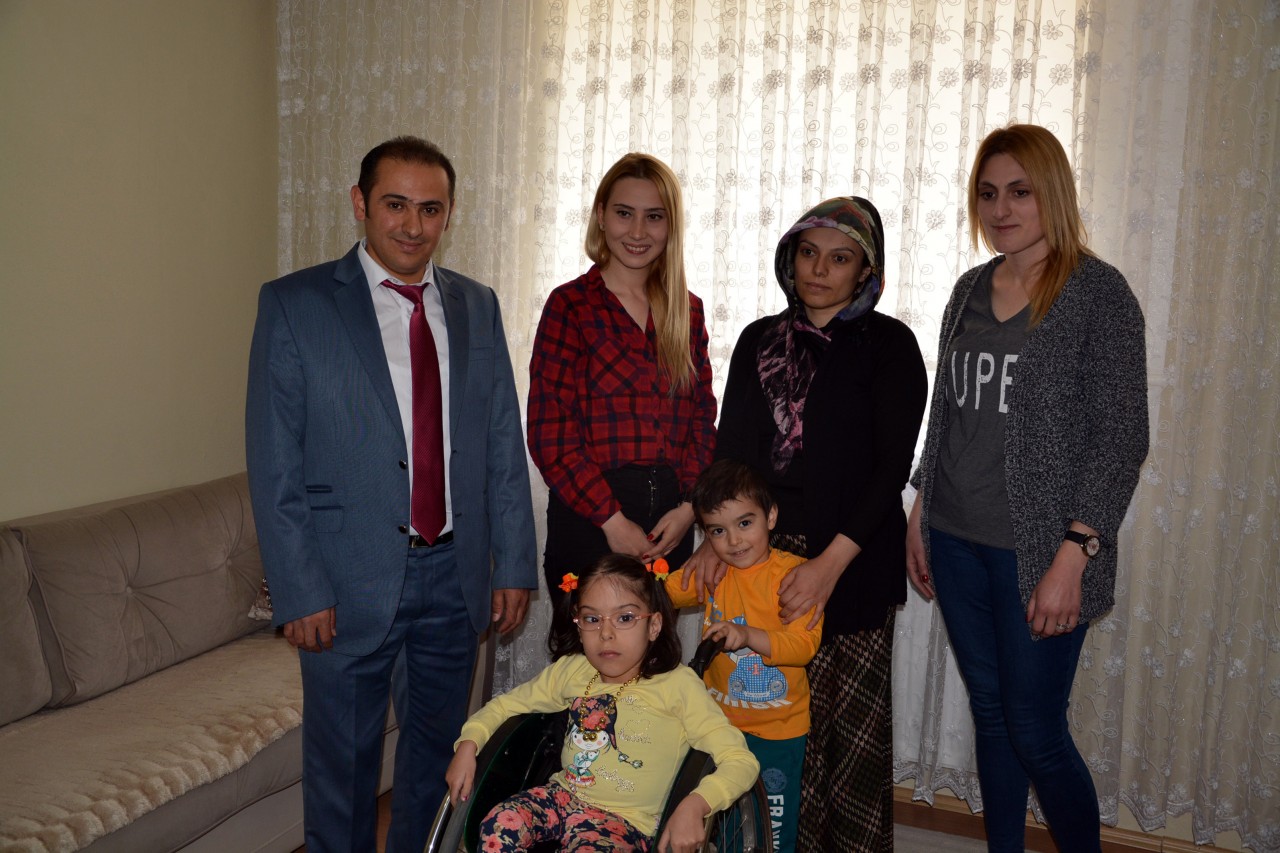 Ravza tekerlekli sandalyesine kavuştu 1