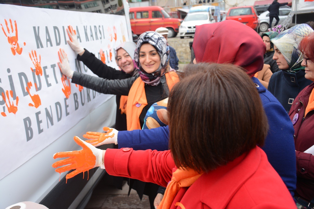 Gümüşhane’de ‘Kadına Şiddet İnsanlığa İhanettir’ yürüyüşü 1