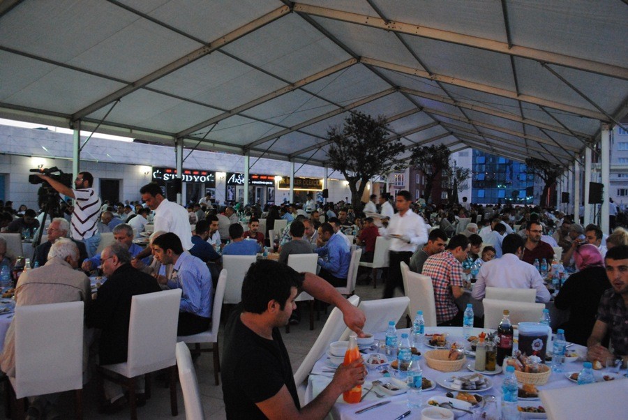 GÜYAD'dan 750 Kişilik İftar 6