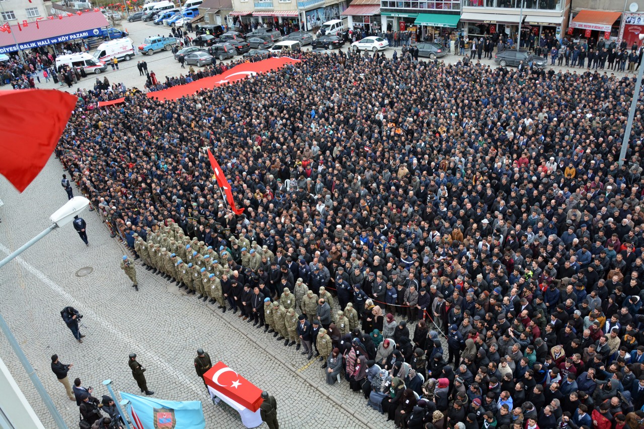 Gümüşhane şehidini uğurladı… 32