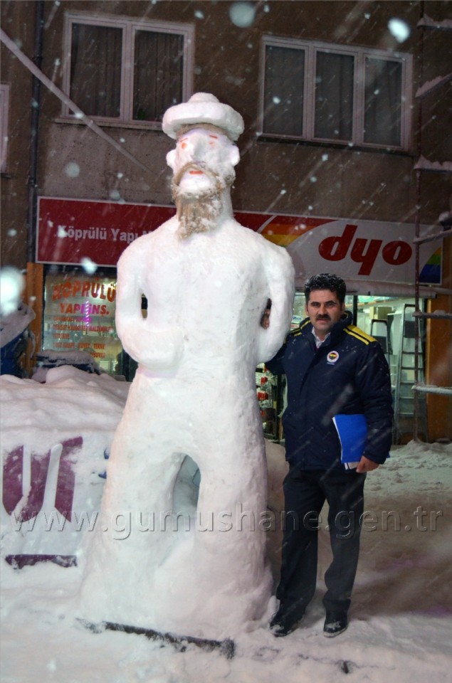 2,5 Metrelik Dev Kardan Adam 2