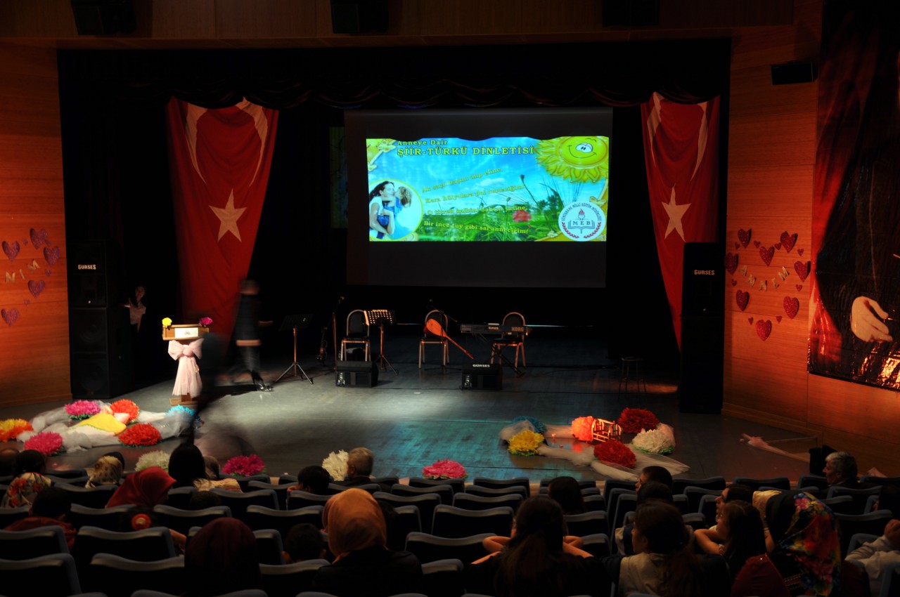 Minik Yürekler Anneler İçin Çarptı 1