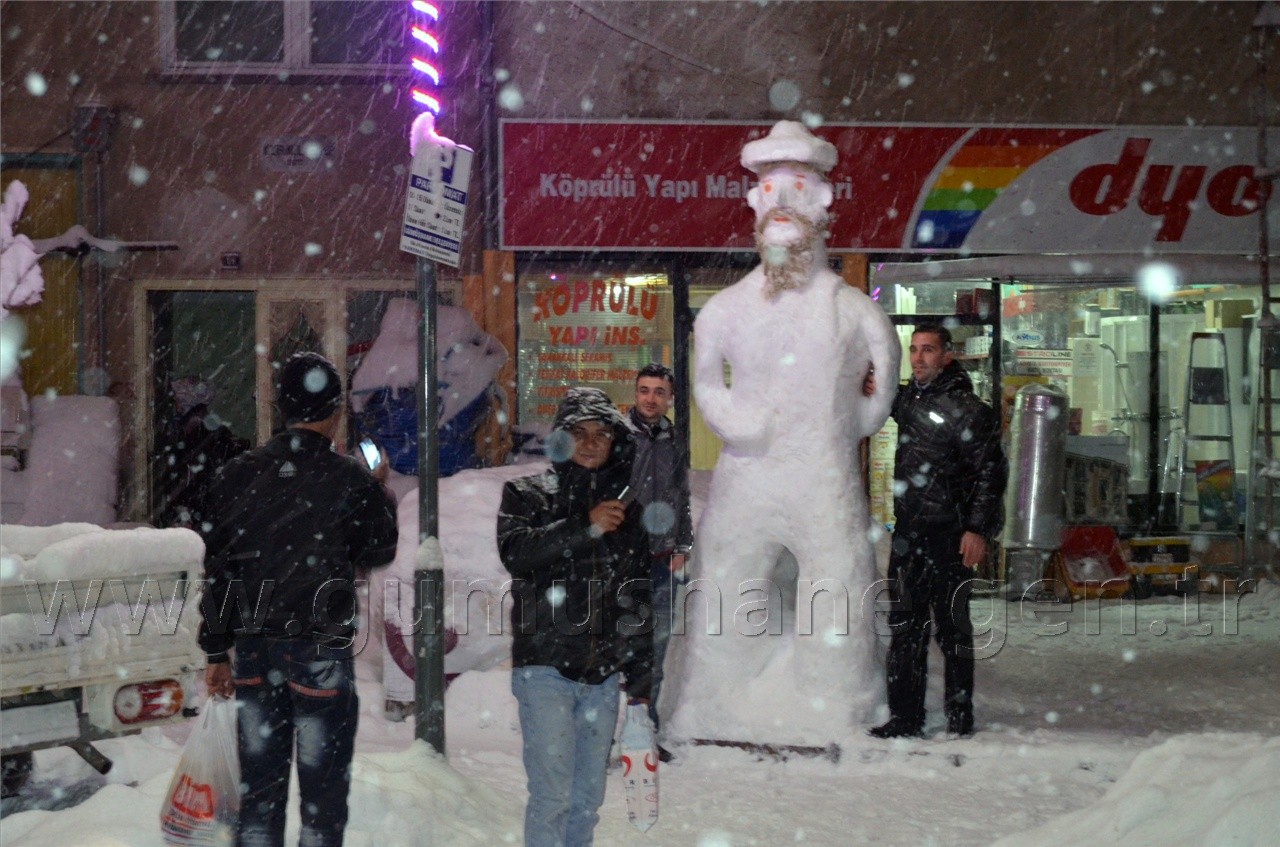 2,5 Metrelik Dev Kardan Adam 4