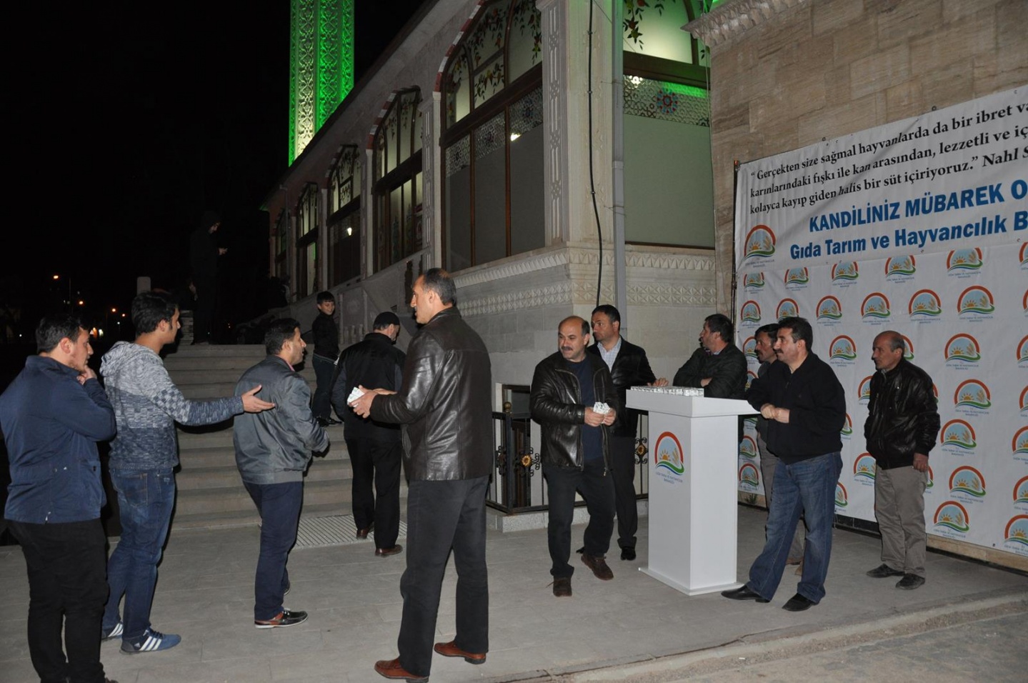 Kandil sütü dağıtımı devam ediyor 20