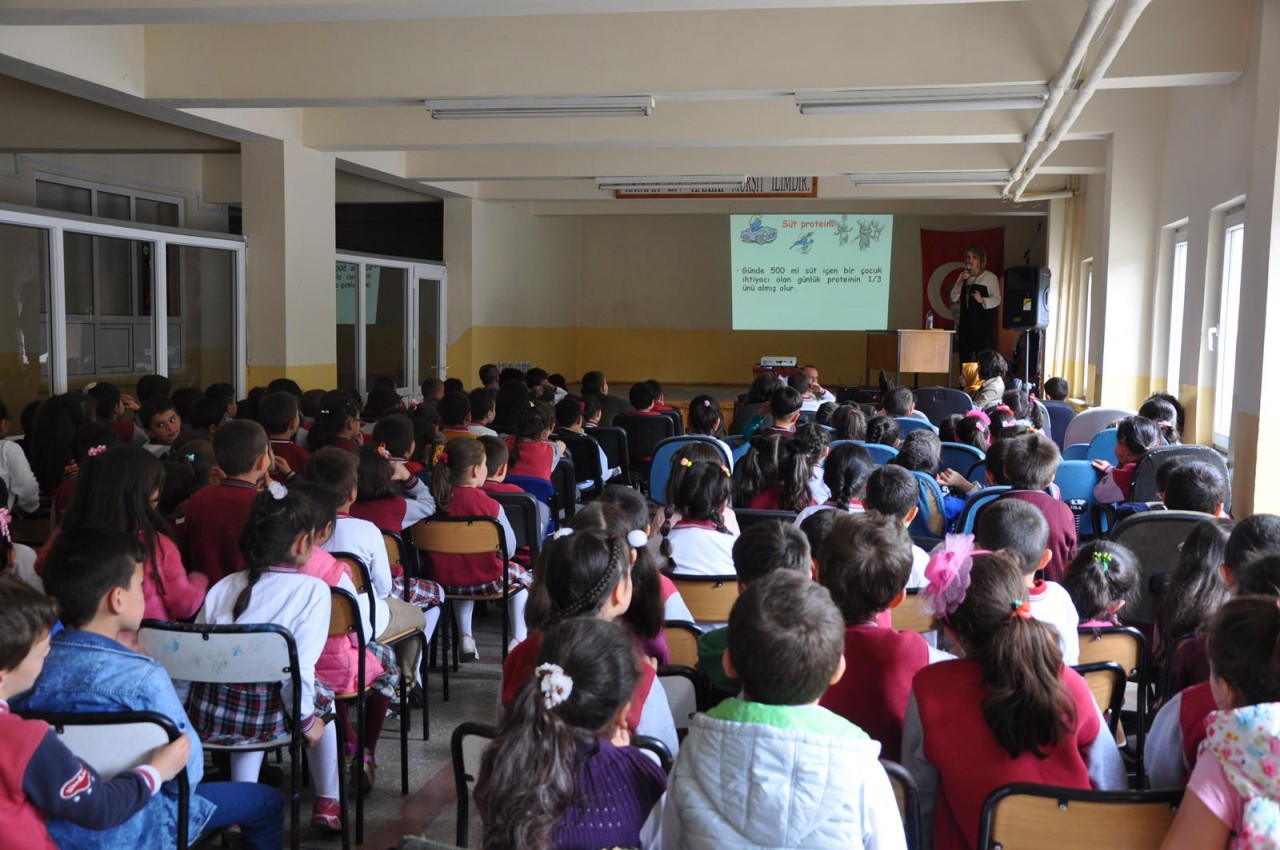 Okullarda süt tüketiminin önemi anlatıldı 1