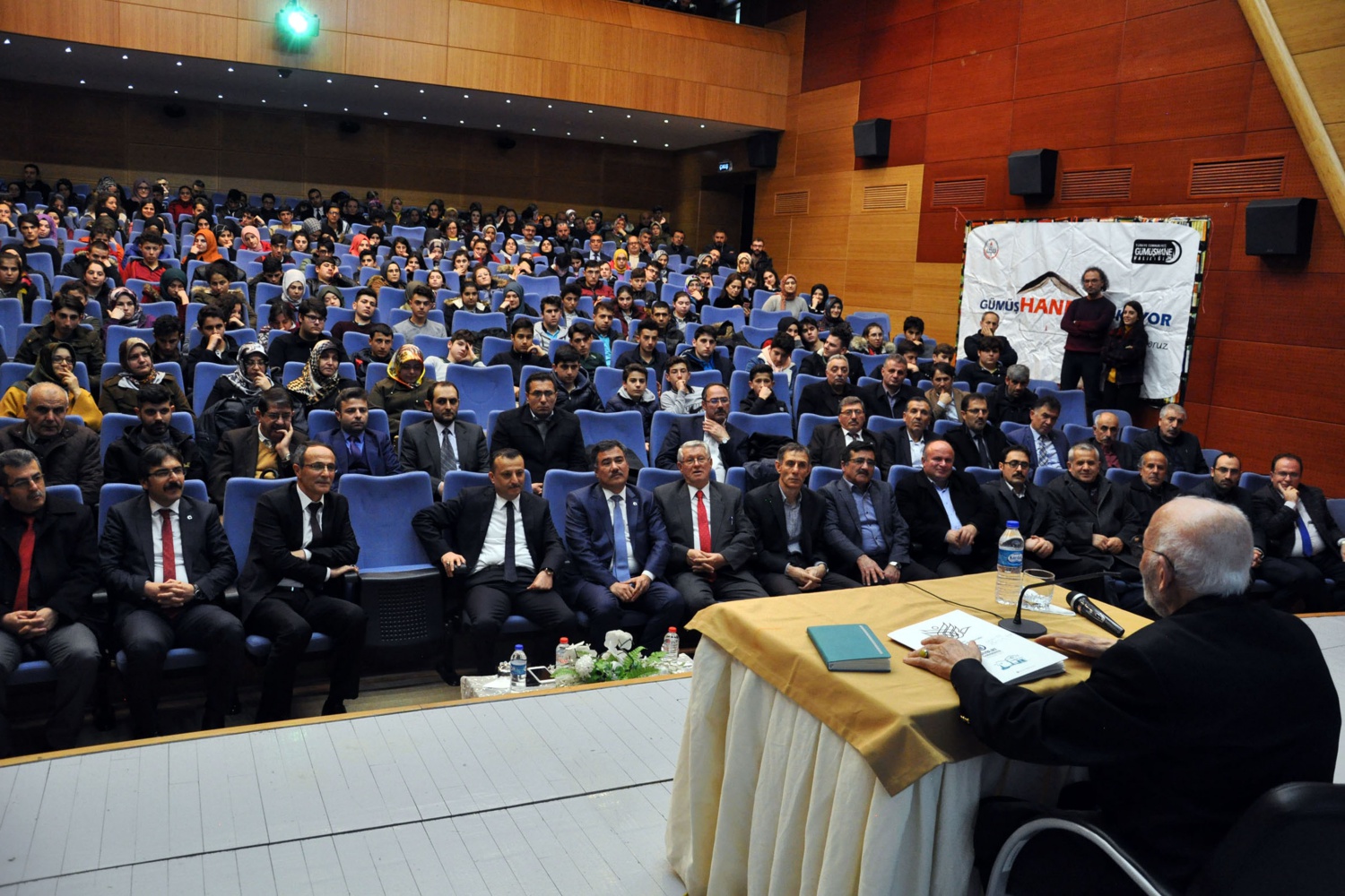 Prof.Dr. Tozlu, Nurettin Topçu ve eğitim felsefesini anlattı 8