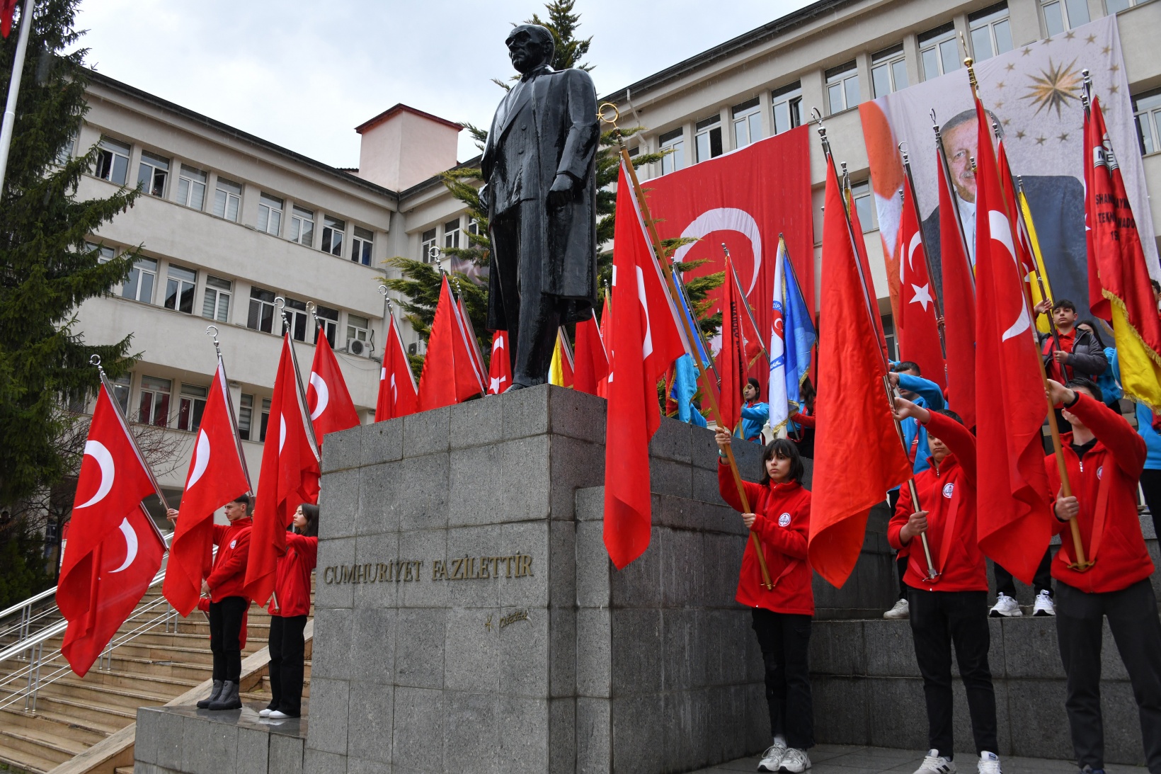 Gümüşhane’de Çanakkale Zaferi ve Şehitleri Anma Günü törenlerle kutlandı 9