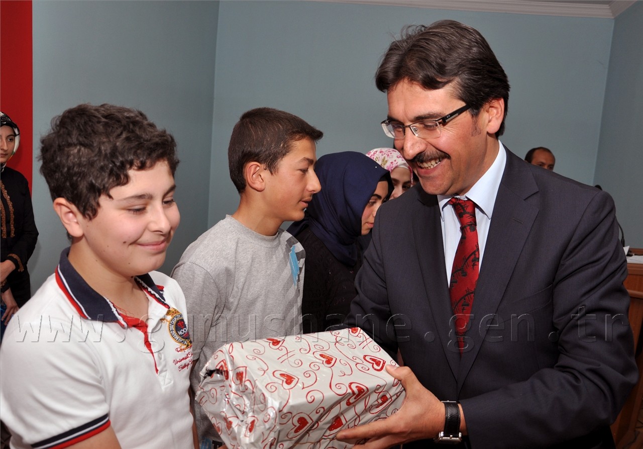 Başarılı Öğrenciye Bilgisayar, Ailesine Bulaşık Makinesi 5