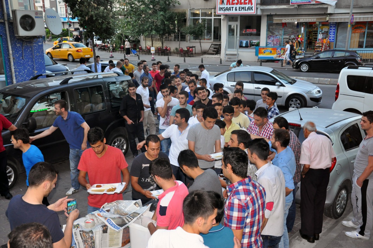 KÖKGENÇ Sokak İftarında Buluştu 1