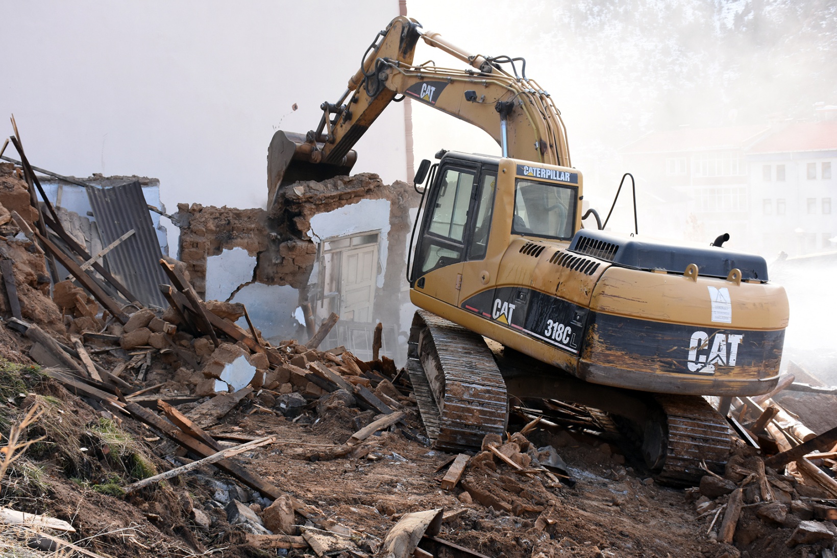 Gümüşhane’de metruk binaların yıkımını tamamlandı 3