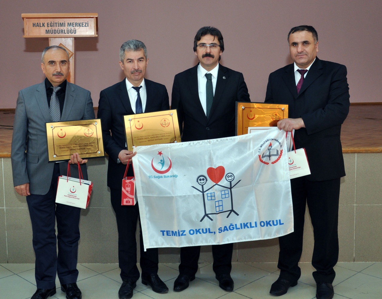 Gümüşhane’de 22 okula Beyaz Bayrak 12