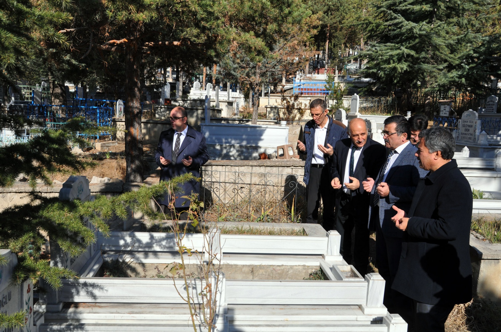 Vefat eden öğretmenler kabirleri başında anıldı 4