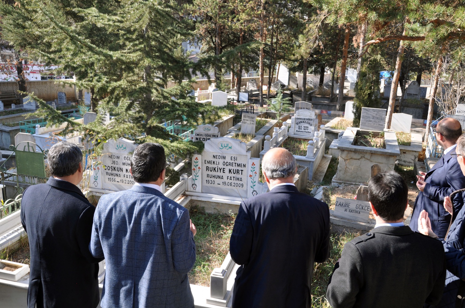 Vefat eden öğretmenler kabirleri başında anıldı 3