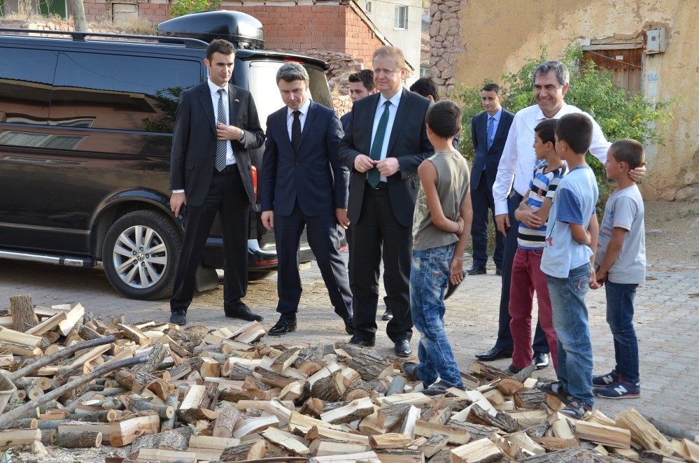 Vali Yavuz Kelkit ve Köse’ye bir dizi ziyaret gerçekleştirdi 22
