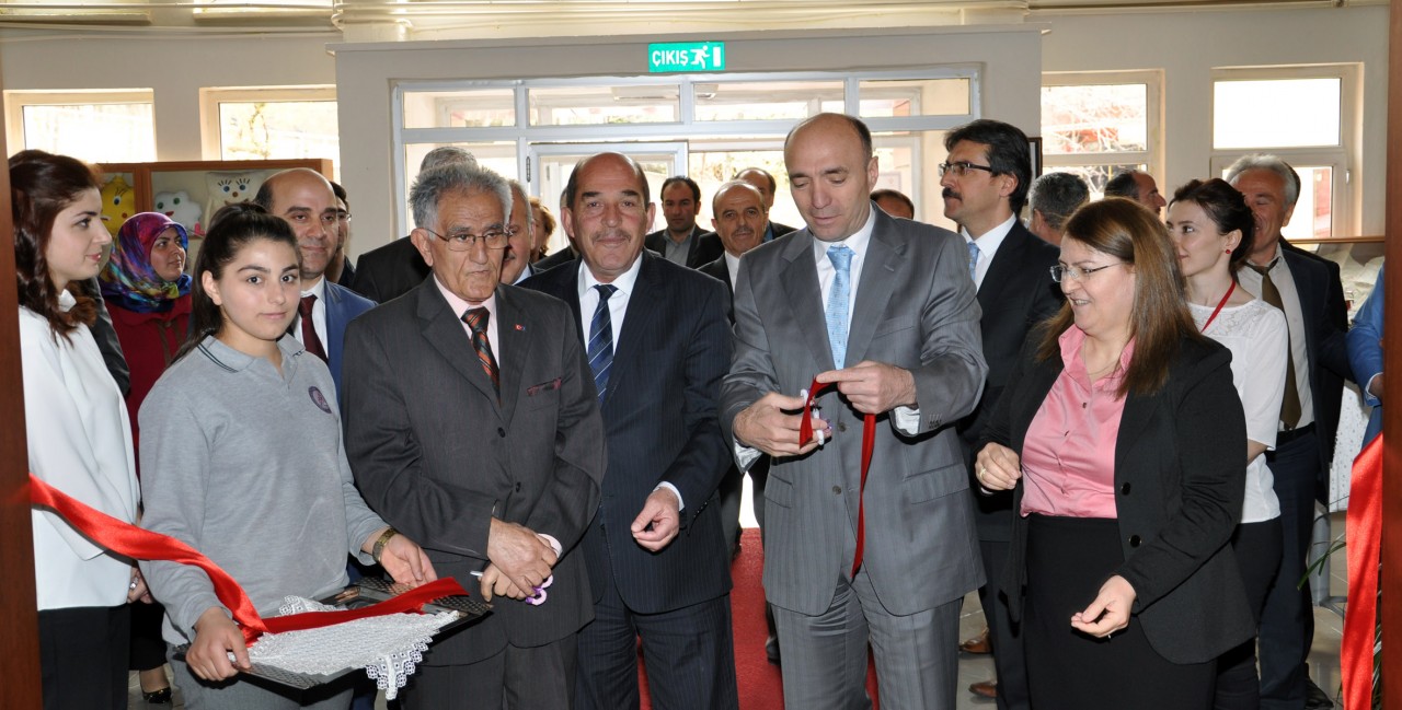 Geleceğin annelerinden bilim fuarı 1