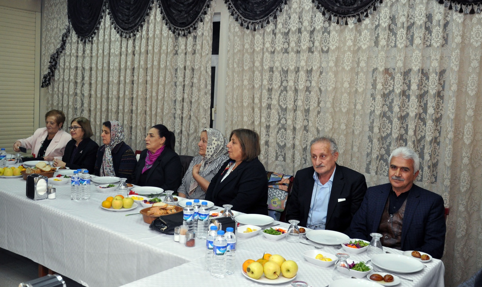 Emekli öğretmenler onuruna yemek 5