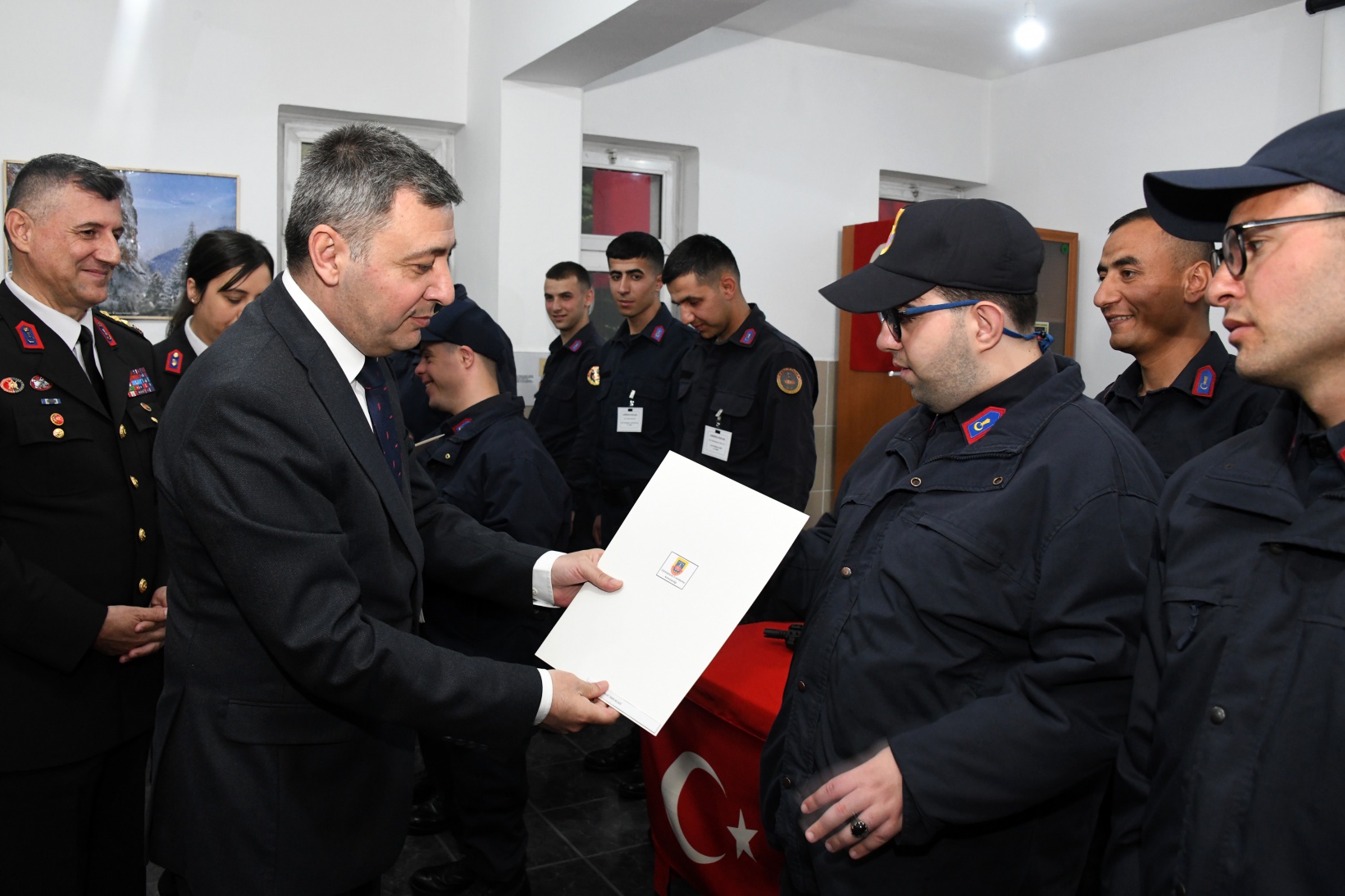 Bir günlüğüne çakı gibi asker oldular 14