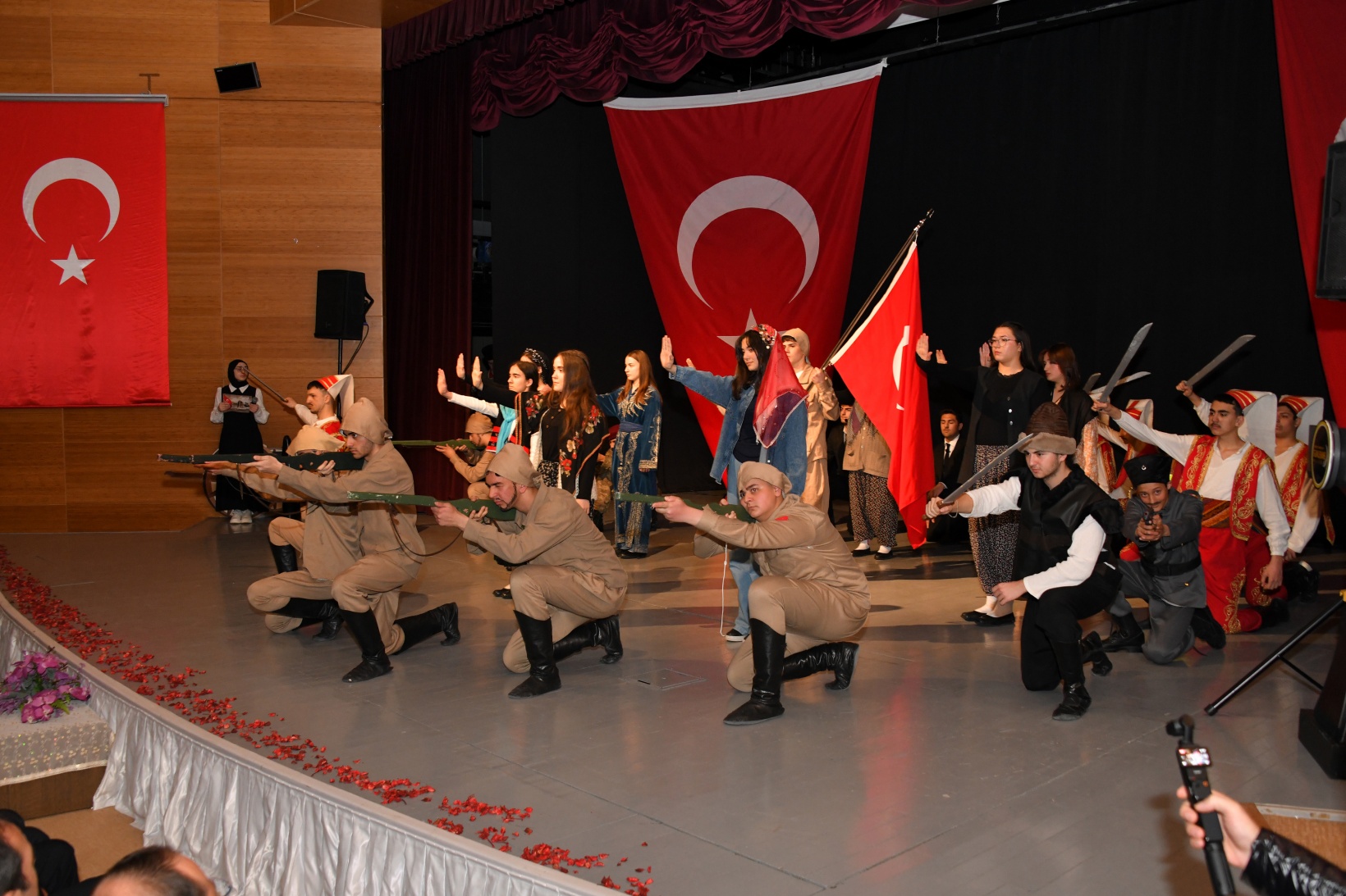 Gümüşhane’de Çanakkale Zaferi ve Şehitleri Anma Günü törenlerle kutlandı 51