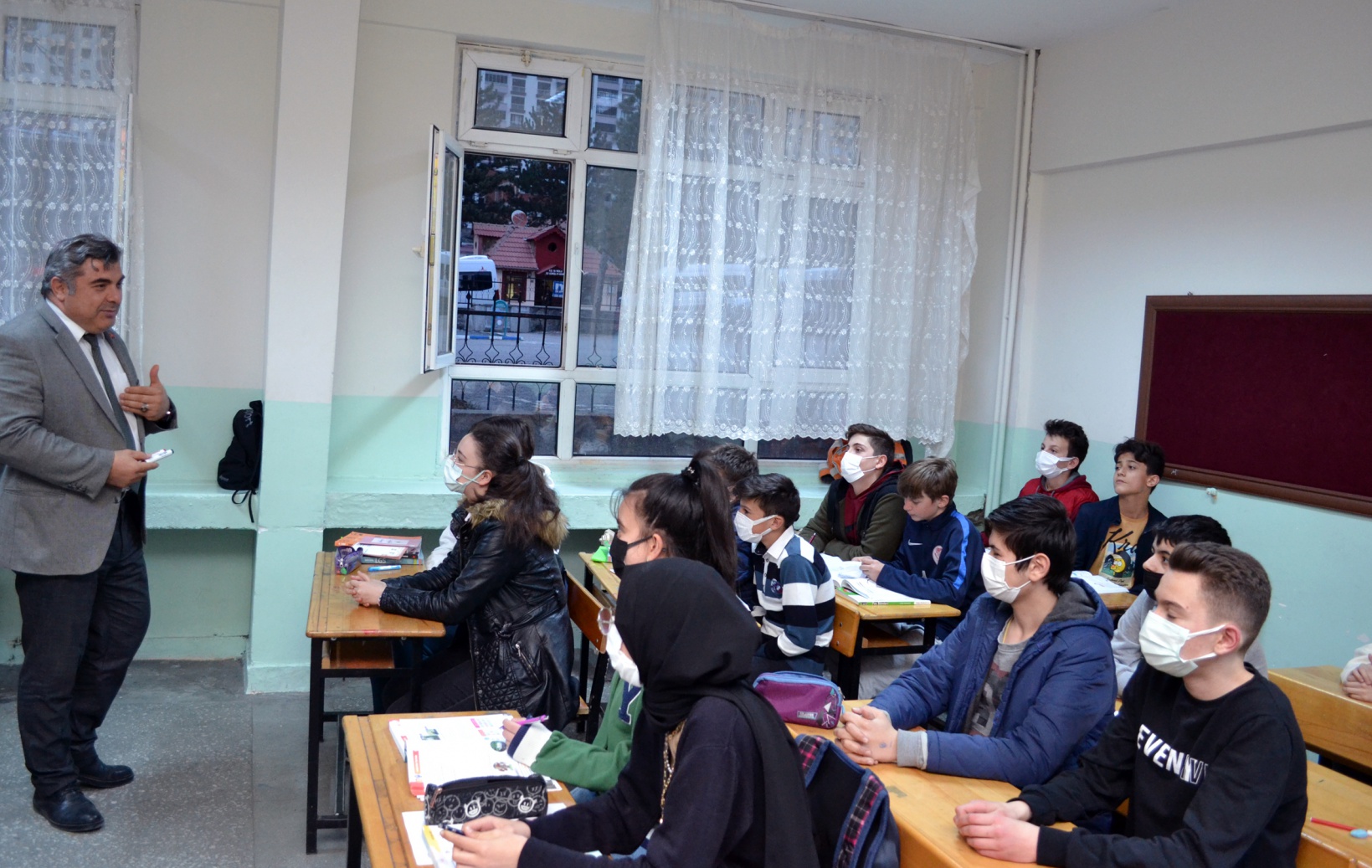 Dumlupınar Ortaokulunda gece etütleri 5