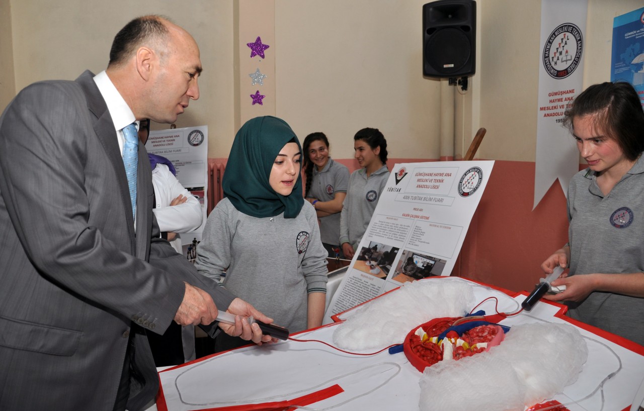 Geleceğin annelerinden bilim fuarı 6