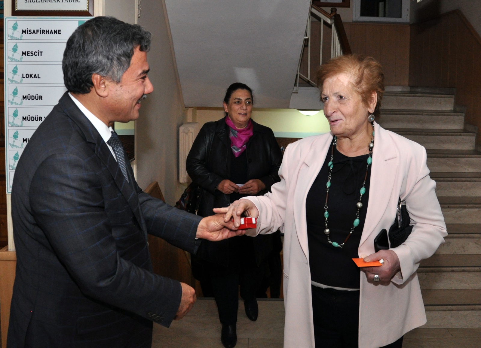 Emekli öğretmenler onuruna yemek 12