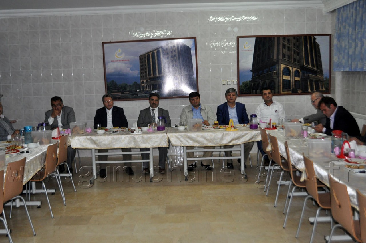 Gümüşhane Protokolü Eğitim Kurumlarının İftarında Buluştu 2