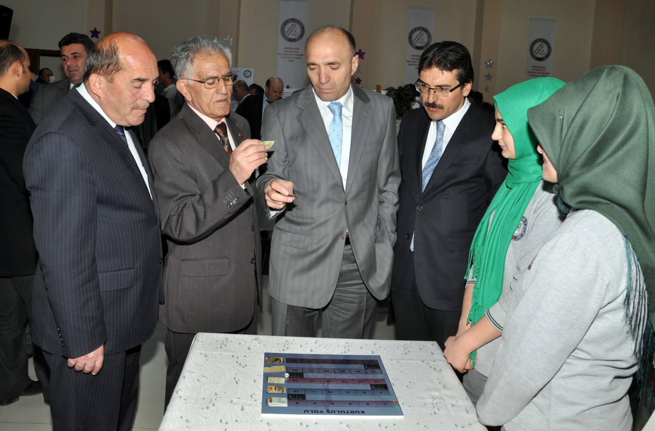 Geleceğin annelerinden bilim fuarı 8