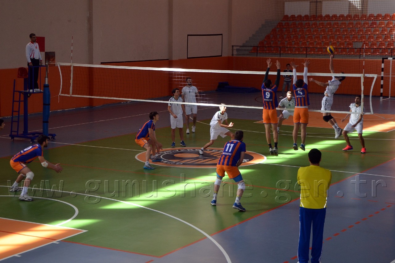 Gümüşhane Üniversitesi voleybol takımları üçüncü oldu 5