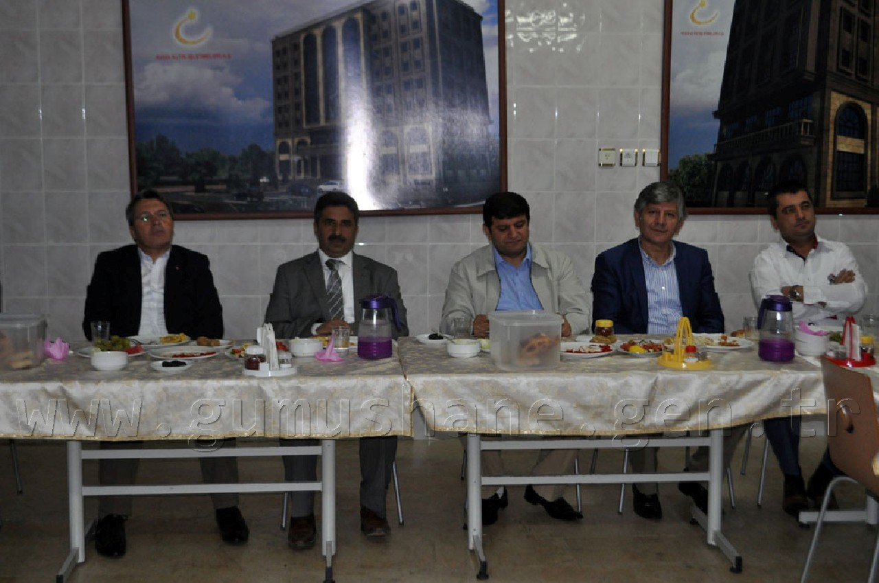 Gümüşhane Protokolü Eğitim Kurumlarının İftarında Buluştu 4