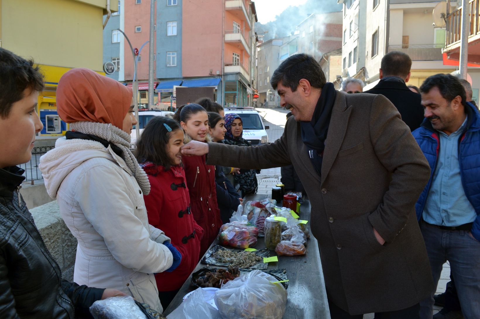 Tarihi köprüde Yerli Malı Haftası kutlandı 3