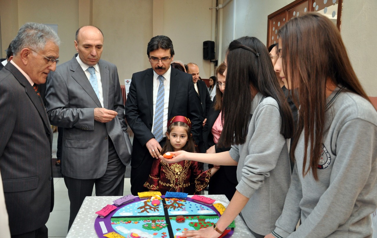 Geleceğin annelerinden bilim fuarı 10