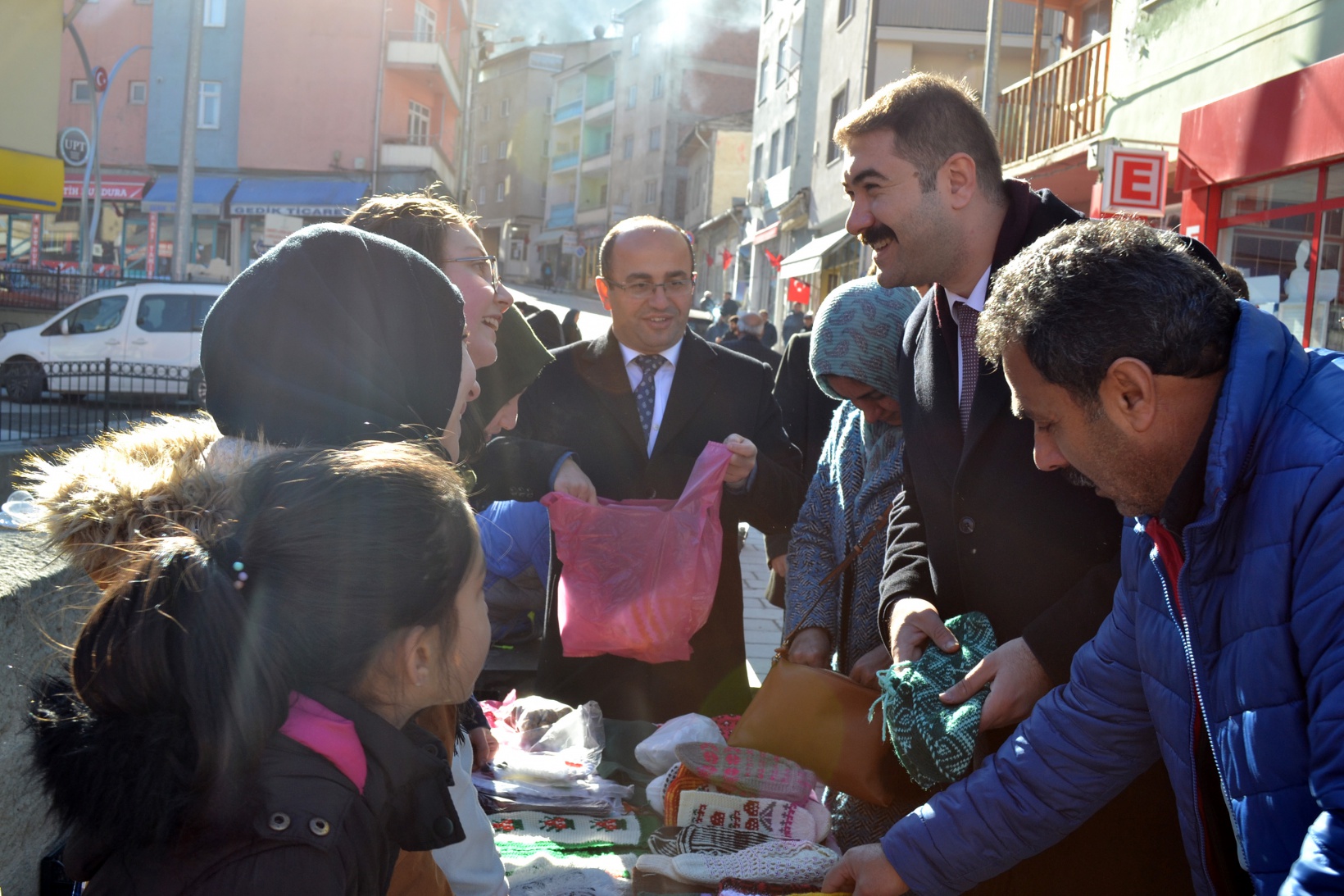 Tarihi köprüde Yerli Malı Haftası kutlandı 6