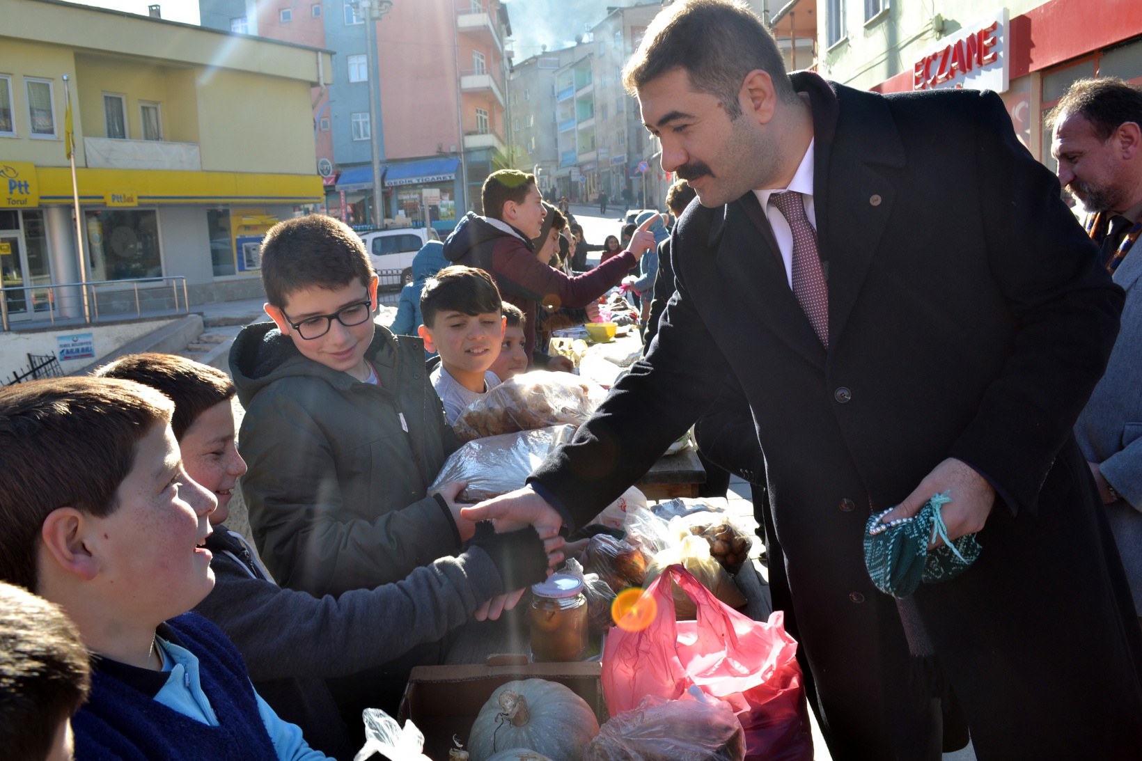Tarihi köprüde Yerli Malı Haftası kutlandı 15