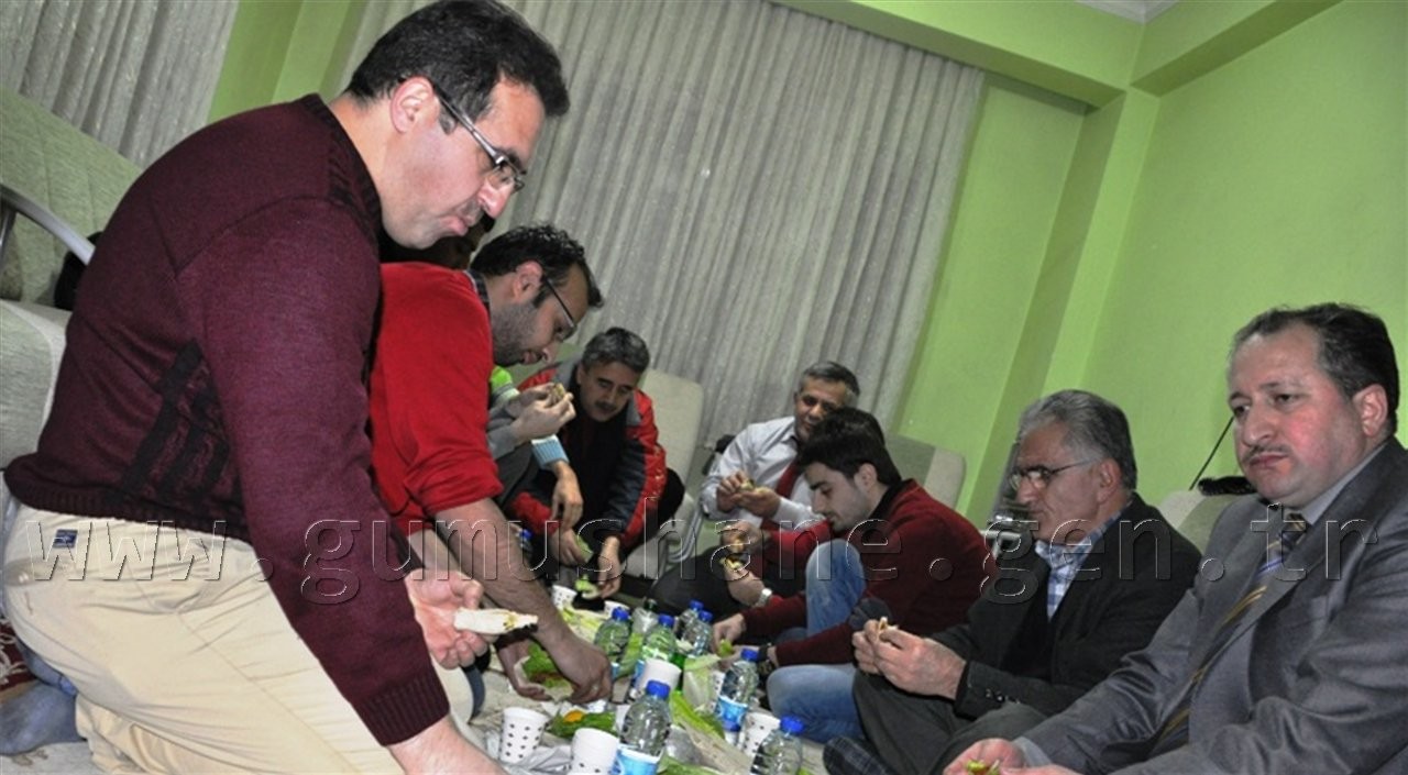 Gazeteci ve Yazarlar FEM Dershanesinin Konuğu Oldu 2