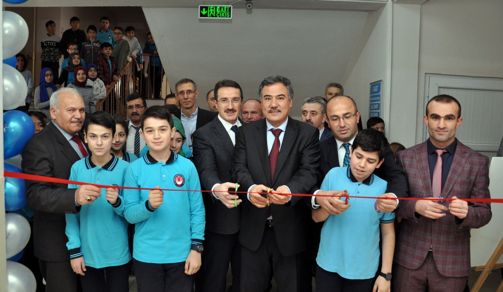 15 Temmuz Şehitler İmam Hatip Ortaokulunda TÜBİTAK 4006 Bilim Fuarı sergisi  3