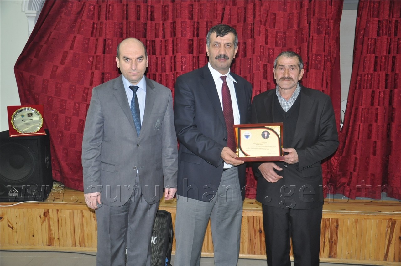 Başkan Duran Memur ve İşçi Personeline Plaket ve Başarı Belgesi Verdi 1