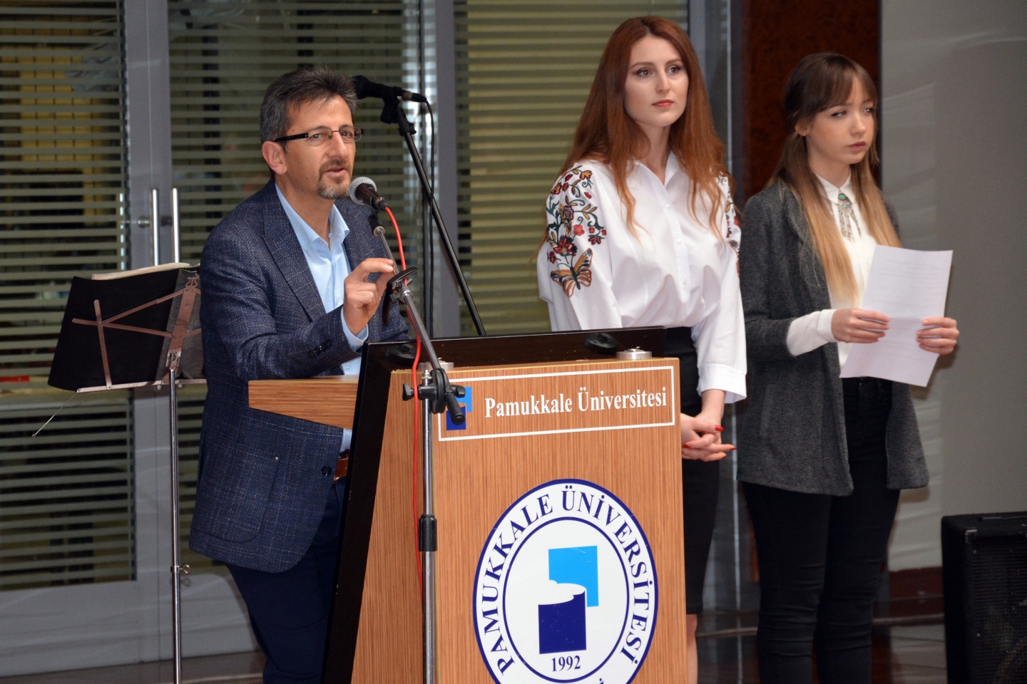 Kuşburnunun ketçabı da yapıldı 8