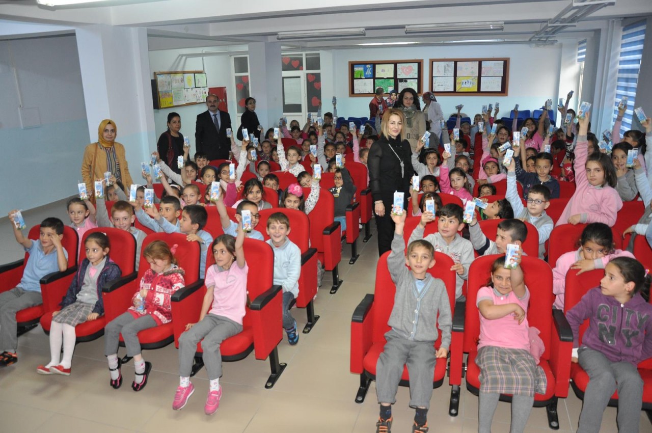 Okullarda süt tüketiminin önemi anlatıldı 10