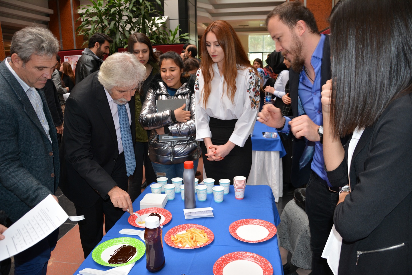Kuşburnunun ketçabı da yapıldı 1