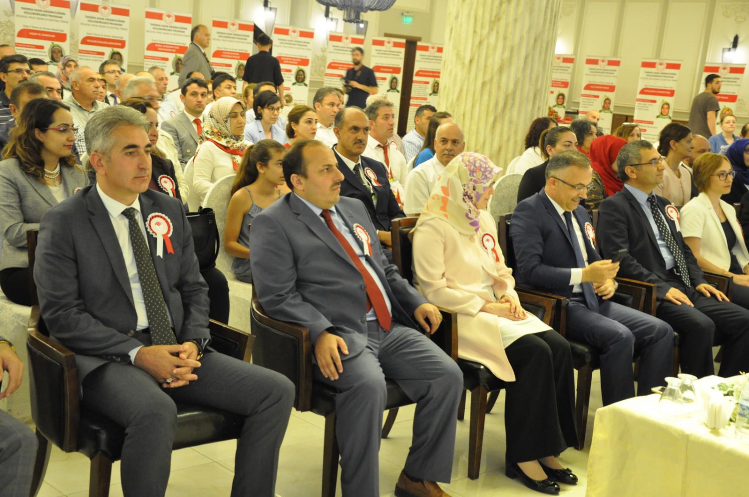 3 kadın çiftçiye ödül 15